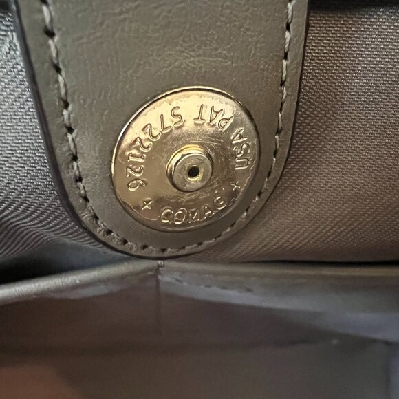 Authentic Coach purse USA pat. 5722126 - Picture 7 of 12